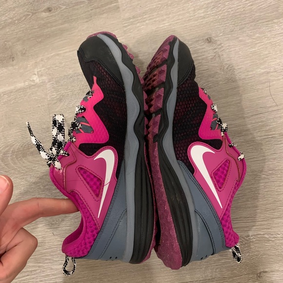 Nike Dual Fusion Pink Trail Running Shoe Sneakers Size 8 - Picture 7 of 12